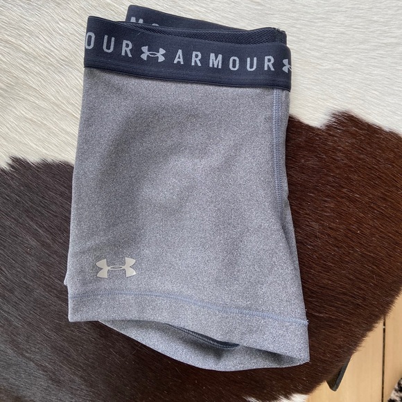 Under Armour Fitted Shorts HeatGear - Picture 1 of 3